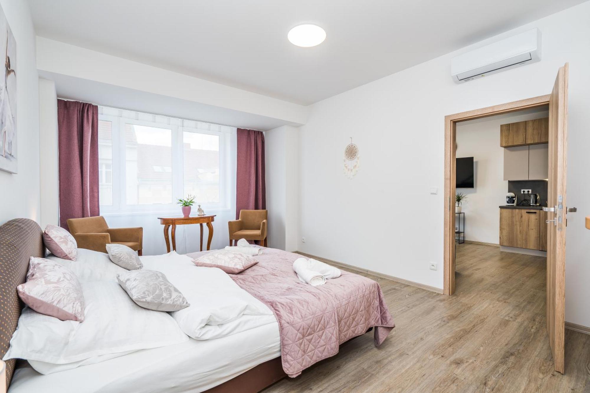 Perla Hradce 302 Lejlighed Hradec Králové Eksteriør billede